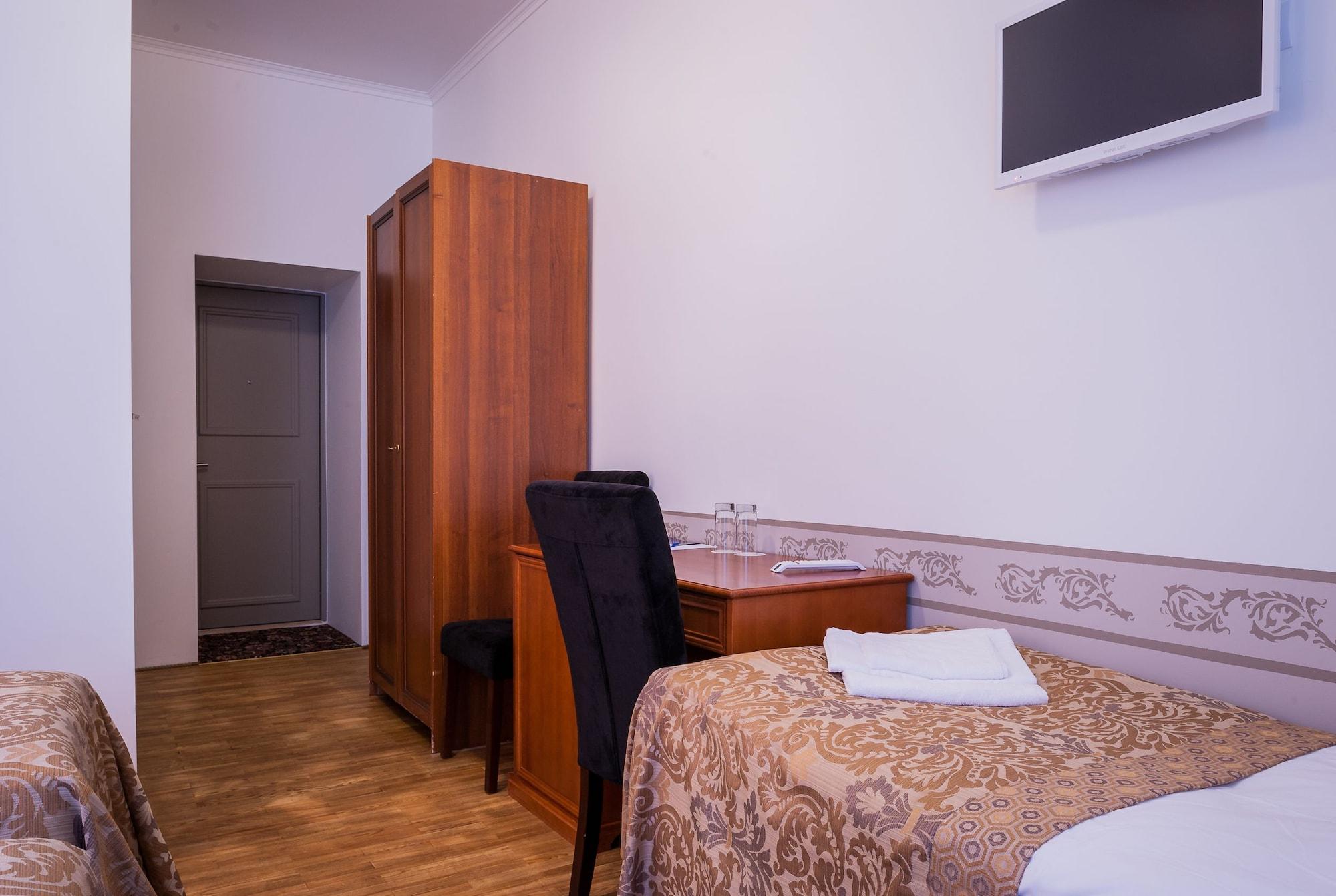 Three Crowns Residents Hotell Tallinn Exteriör bild