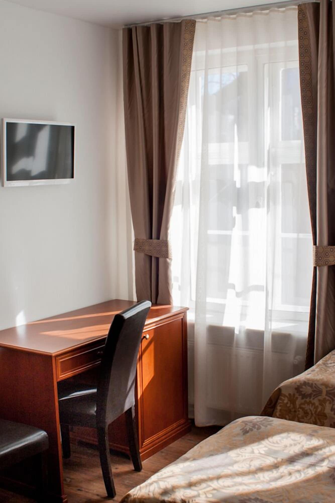 Three Crowns Residents Hotell Tallinn Exteriör bild