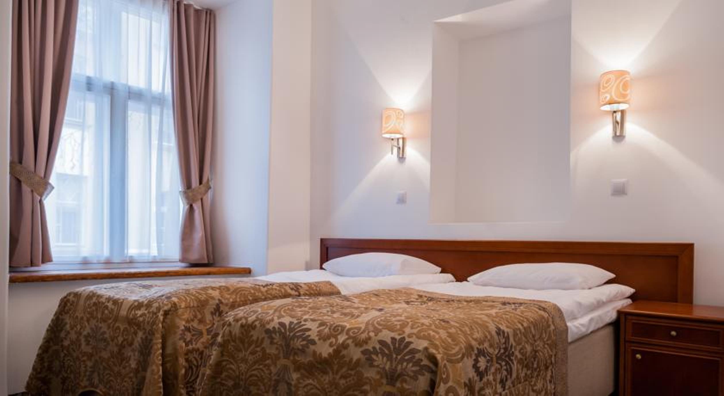 Three Crowns Residents Hotell Tallinn Exteriör bild